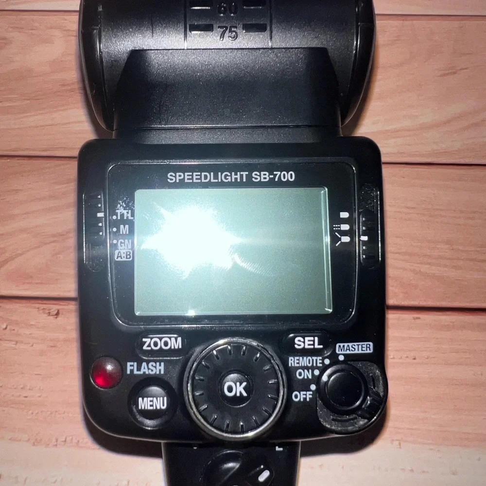 Nikon Speedlight 7b-700